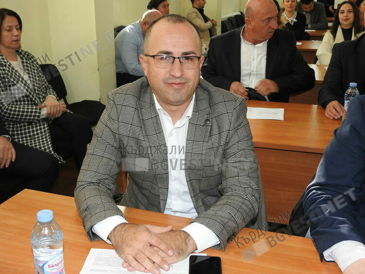 Дамите на Кърджали стягат купони за Осми март, резервират ресторанти от месец