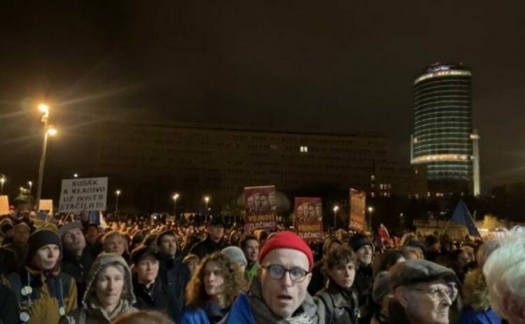 Протест в Братислава срещу проруската политика на словашкото правителство
