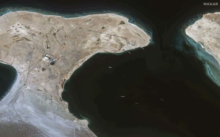  Ракета порази търговски кораб в Червено море