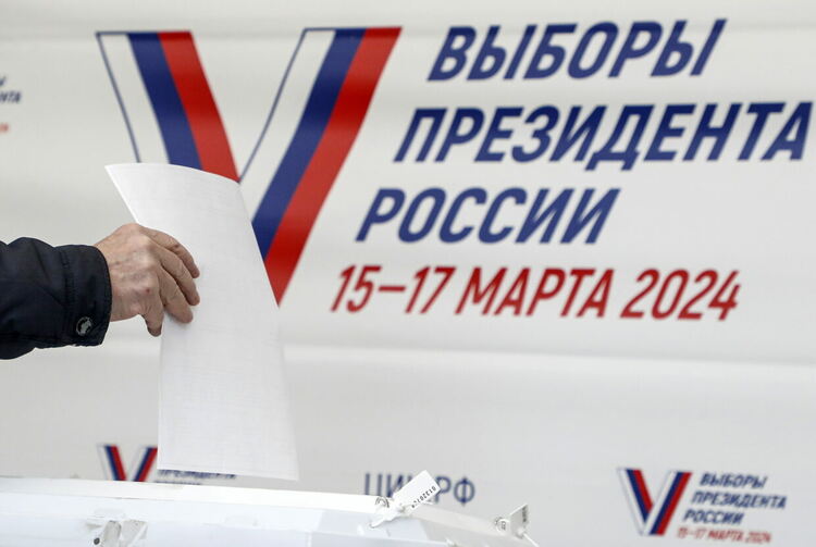"По пладне срещу Путин": Опозицията призовава руснаците да изпълнят "последното желание" на Навални и да протестират в последния изборен ден