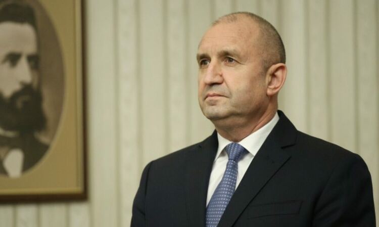 Президентът връчва втория мандат за съставяне на правителство на ПП-ДБ в сряда