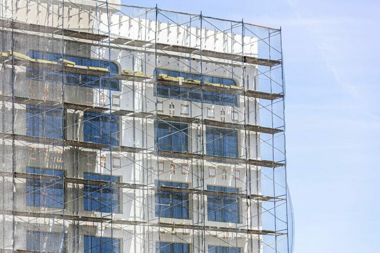 Проверка установи множество дефекти в безплатно санирани сгради