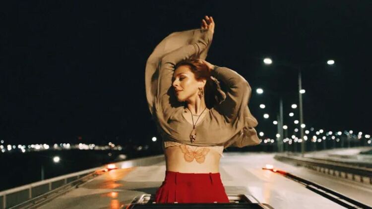 VICTORIA, се завръща със своя нов сингъл "sad girl summer (not again)"