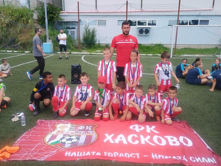Младите таланти на ФК „Хасково“ с две призови места на турнир в Кърджали