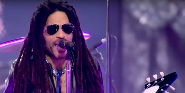Lenny Kravitz изпълни три песни на финала на Шампионска лига в Лондон – вижте видео