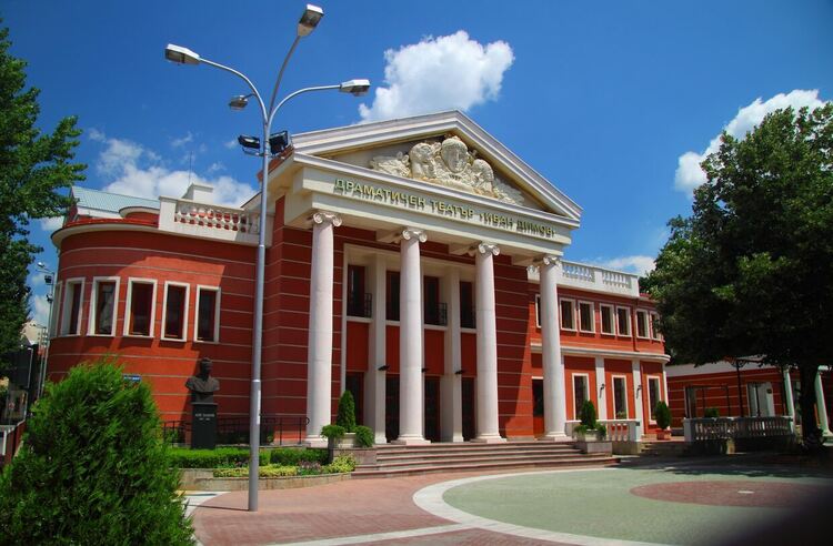 Санират театъра в Хасково за над 1 млн. лв., очакват 72% намаление на сметките за ток