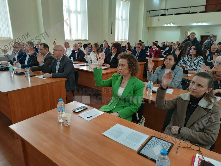 Община Кърджали отпуска еднократни помощи за лечение на тринадесет наши съграждани