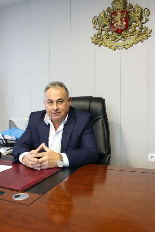 В Доспат създадоха комитет, който  да пази кметът Елин Радев от Парламентарна комисия, която го проверява за злоупотреба с власт