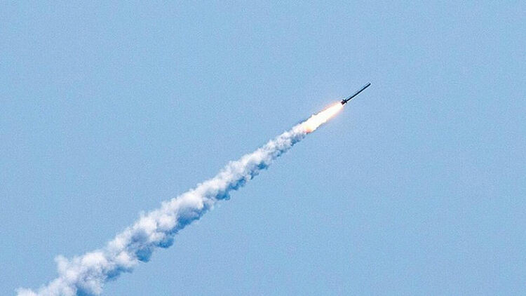 Русия хвърли по Украйна ракети „Кинжал“, отново тероризира масирано цивилни с дронове