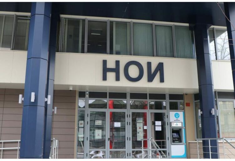 НОИ изпрати смс-и за изплатено майчинство - пари няма