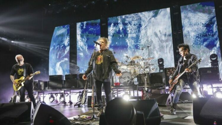 Чуйте първата нова песен на The Cure от 16 години, „Alone“