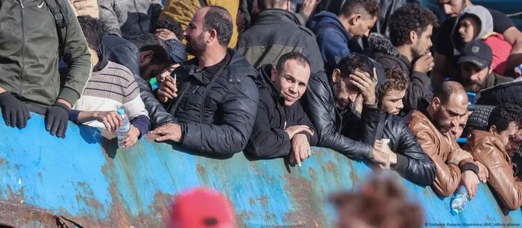 „С палки срещу бежанците“ на външната граница на ЕС