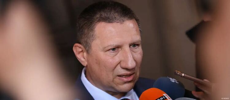 По Сарафов ще ги познаем?