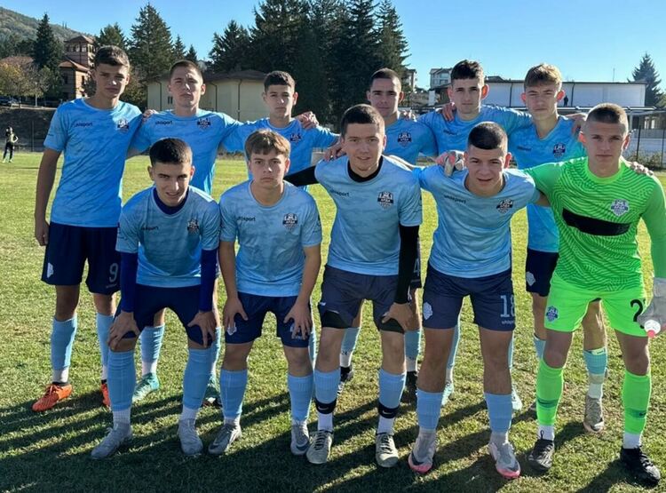 АРДА U17 разгроми Сините камъни