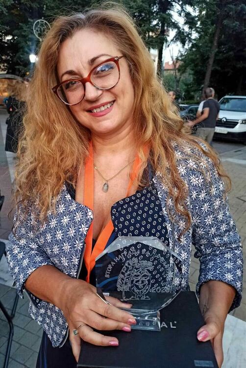 Данъчен експерт от Ямбол идва в Хасково с живописна изложба и няколко стихосбирки