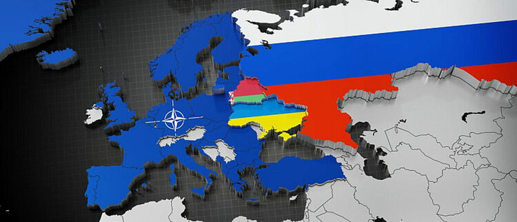 Европа е атакувана от Русия. Защо не се отбранява?