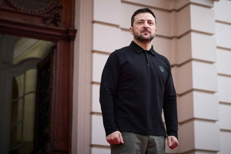 Зеленски призна, че връщането на Донбас и Крим с военни средства е невъзможно