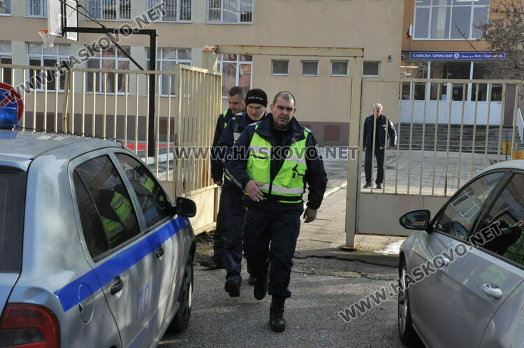 Масови сигнали за бомби в училища в Хасково и в цялата страна