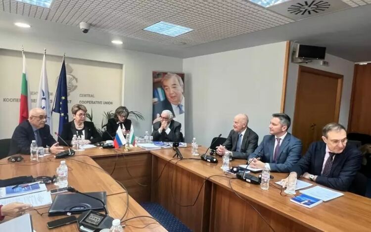 Социалният министър се включи в конференция на Митрофанова