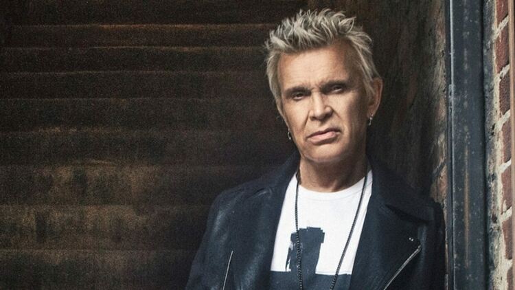 Billy Idol издава първи албум от над десет години насам, вижте видеото „Still Dancing“