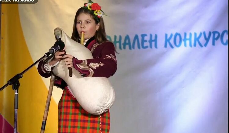 Сияна Николова завоюва първото място с изпълнението си на гайда в националния конкурс „Път към славата“