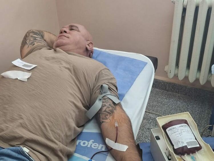 Кметът на Тополовград Божин Божинов дари кръв за ранените в Кочани 