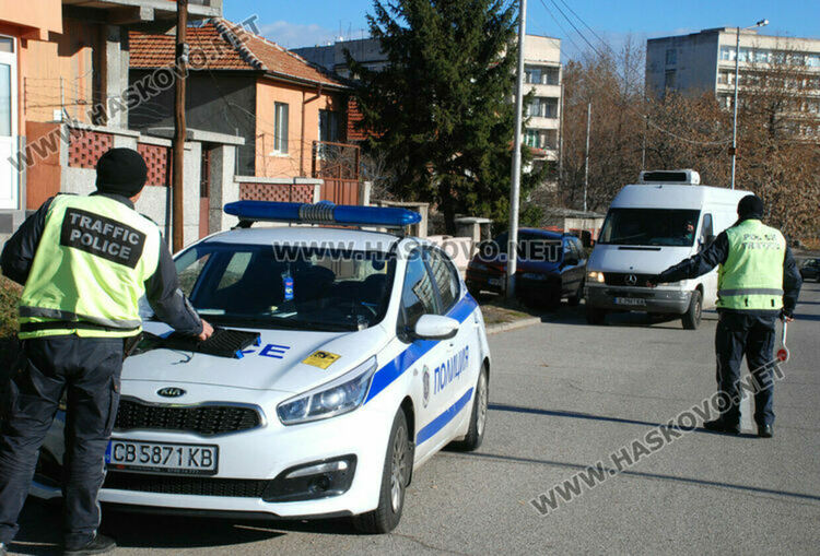 Задържаха дрогиран водач в центъра на Хасково