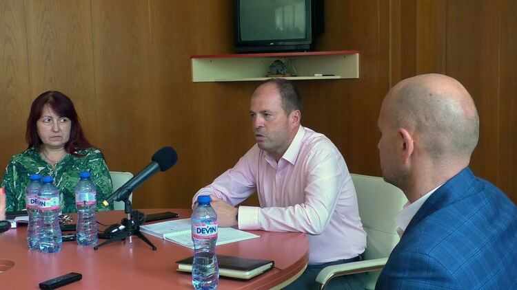 Знаци и маркировка по пътя Чепеларе-Асеновград си противоречат от полицията ще санкционират Областно пътно управление
