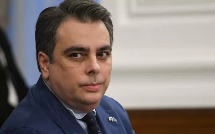 Кредитор на фирма на Асен Василев получи зелена светлина да си търси дълга