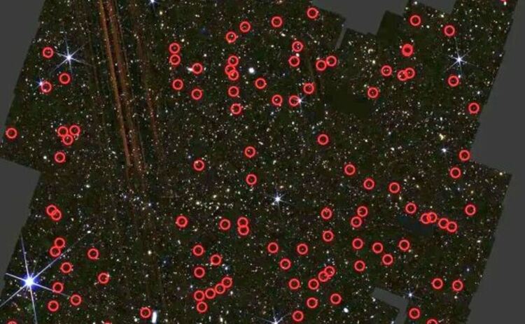 „Джеймс Уеб“ откри 300 галактики, които не се поддават на обяснение