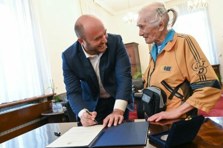 90-годишната Янка Ушколова спаси жилището си от имотната мафия