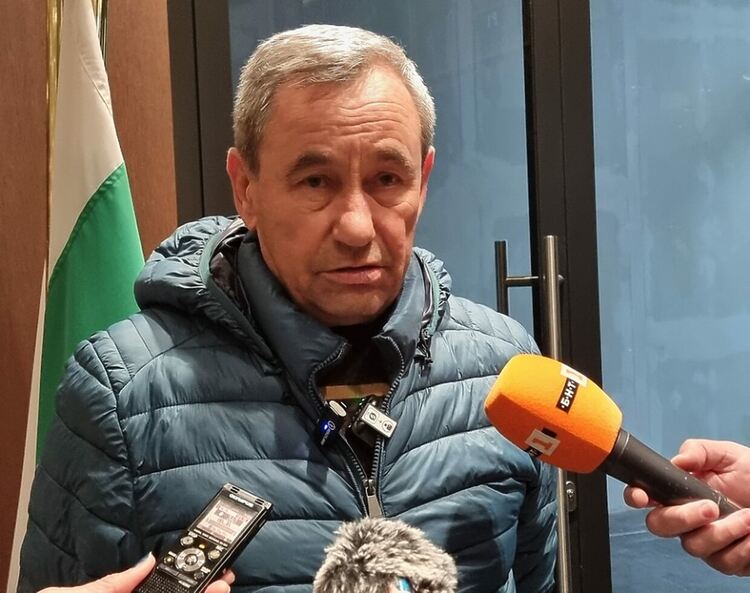 Въпросите около танкера край Ахтопол: Изоставен в наши води от турски влекач, без капитан на борда