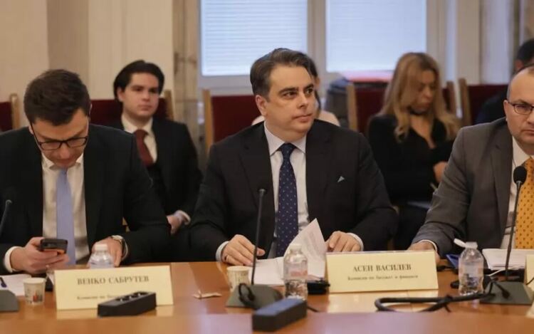 Управляващите не дават дори 9 млн. евро за тавана на пенсиите