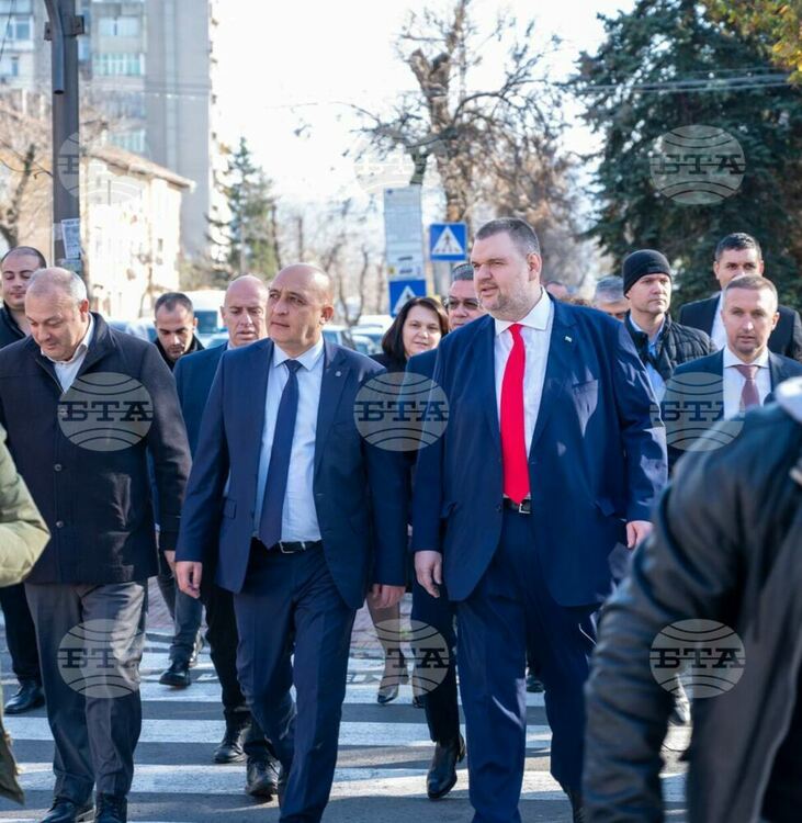 Кабинетът „Желязков“ падна,Пеевски-не