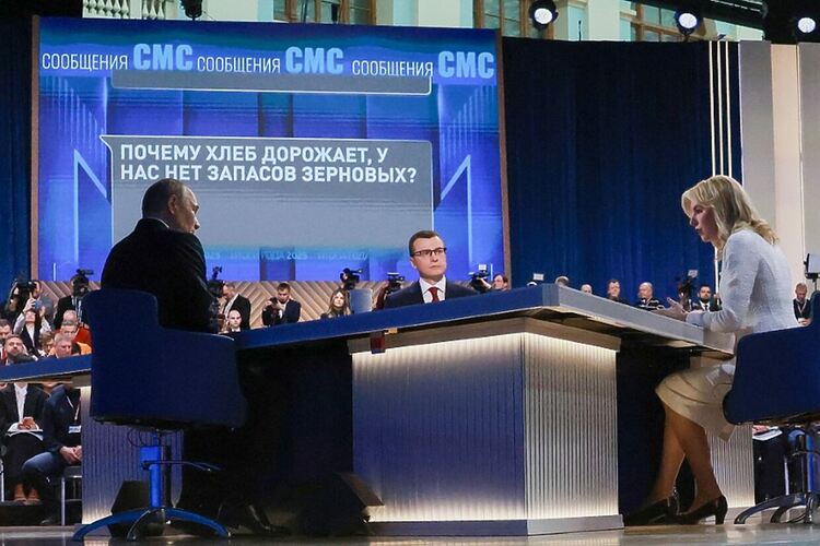 "Защо поскъпва хлябът, нямаме запаси от зърно, ли?" - критики пропукаха "Пряката линия" на Путин