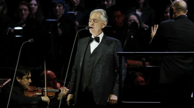 Andrea Bocelli ще пее на откриването на Олимпийските игри през февруари