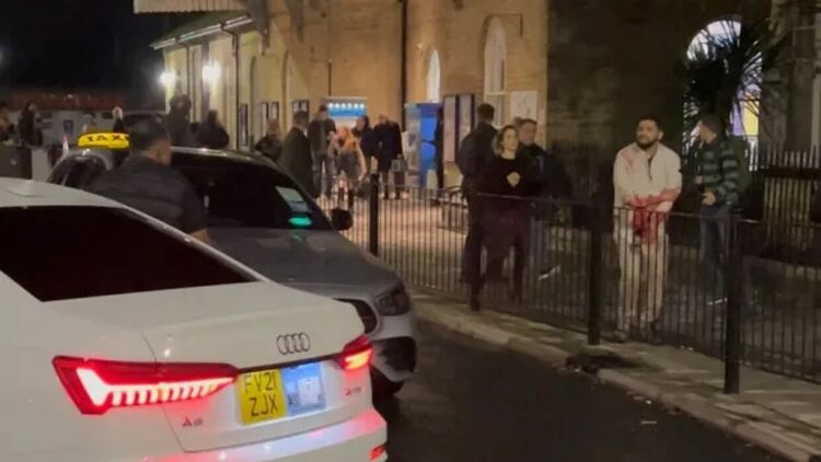 Нови опасности за Испания и Португалия, след като бурятa уби двама души 