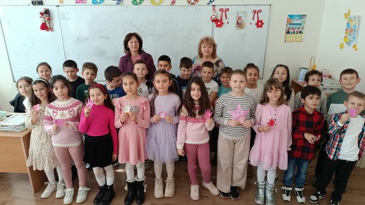 Ден на розовата фланелка – световен ден за борба с тормоза в училище