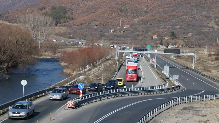 От 9 март ограничават движението по „Струма“ в посока София. Къде другаде има ремонти?
