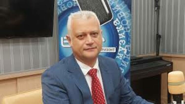 Активисти на партия,водени от Ерол Мюмюн се опитали да нахлуят в Районното управление на МВР в Кърджали,недоволни от арест