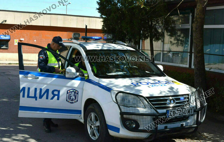 Баща и син са арестувани в Хасково след нападение с нож заради боклук