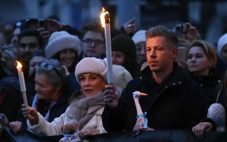 Мадяр стана лидер, докато нашите останаха просто политици
