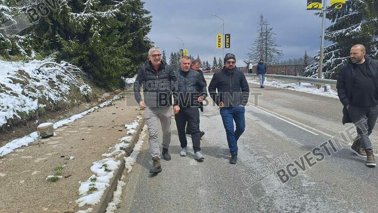 Търсят се алтернативни обходни маршрути над свлачището на Райковски ливади, най-малко година ще е нужна за възстановяване на основното трасе