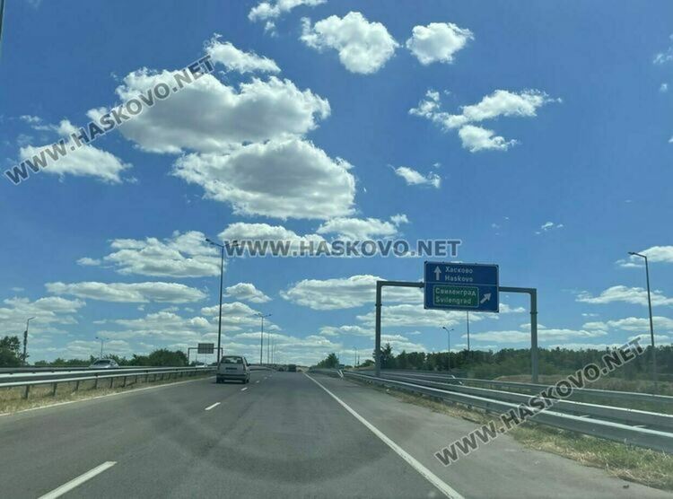 Променлива облачност и слаби превалявания от дъжд в събота