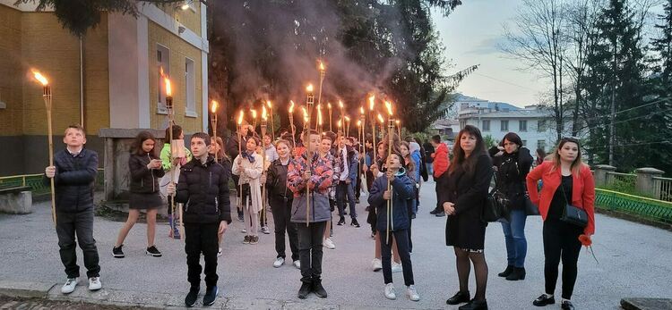 Чепеларе ще посрещне 24 май с богата програма-манифестация, концерт на Райна и факелно шествие