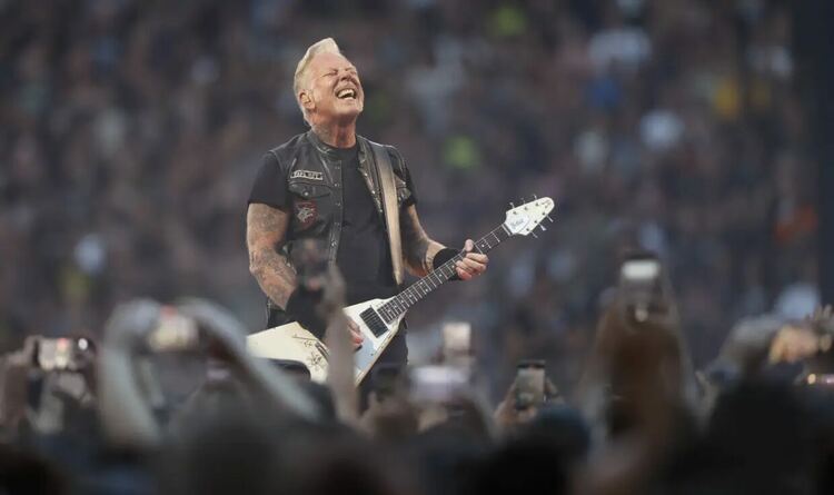 Повече от 80 000 души на концерта на Metallica в Атина