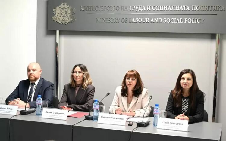 Кабинетът готви нова формула за минималната заплата