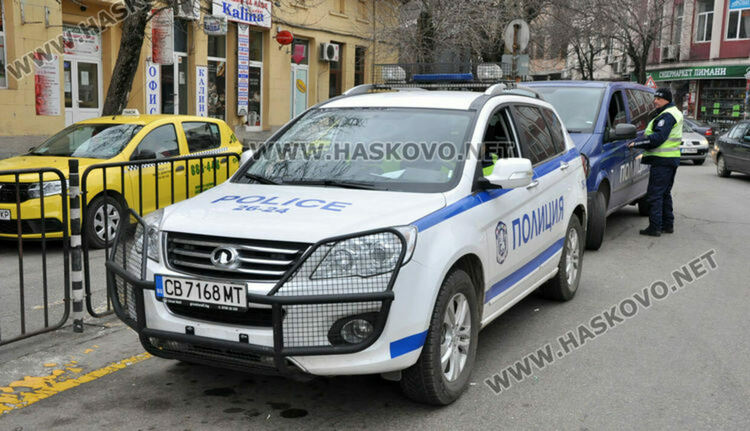 Арестуваха 7 мъже за притежание на дрога в Хасковско 