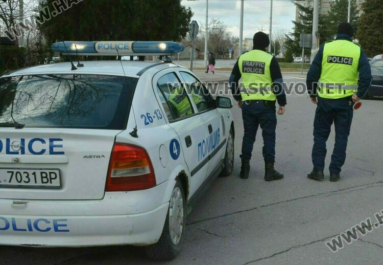 Шофьор е заловен с три вида дрога при проверка в Димитровград