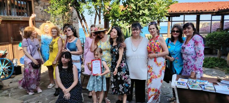 Поетеси от Кърджали се завърнаха като лауреати на международния фестивал „Музите“ в Созопол